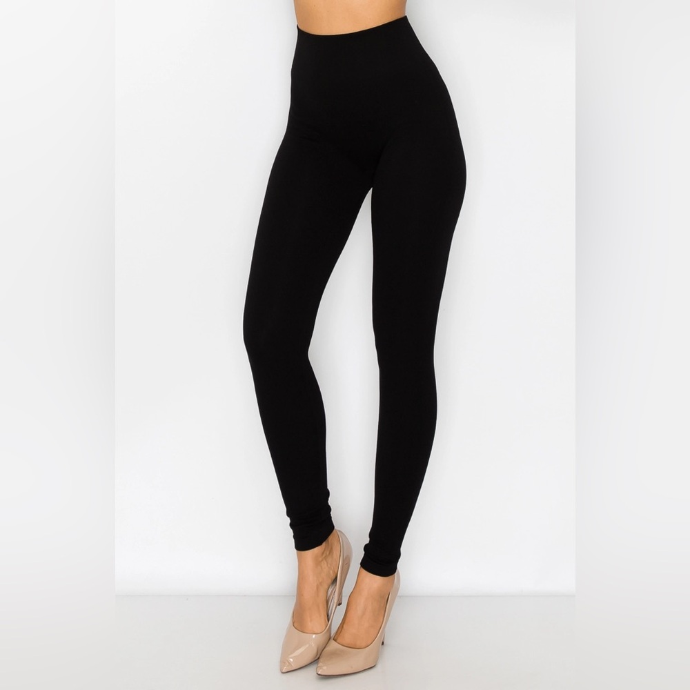 Nikibiki Sleek Black Leggings